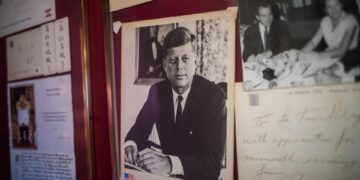 EE.UU. desclasifica archivos inéditos sobre el asesinato de Kennedy por orden de Trump