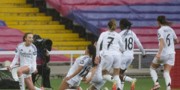 1-3. El Real Madrid hace historia y gana su primer clásico femenino al Barcelona