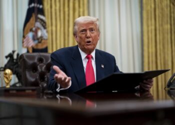 Trump dice que es más difícil lidiar con Ucrania que con Rusia