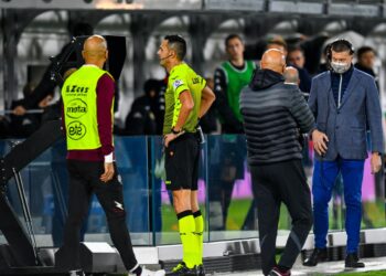 Italia pondrá imágenes del VAR en el estadio y explicará por audio las decisiones en la Copa