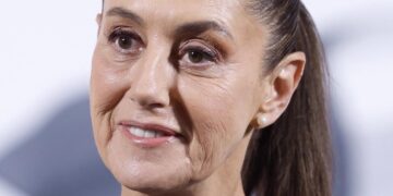 Sheinbaum dice que buque armado de EE.UU. no tocó aguas mexicanas y sí informó al Gobierno