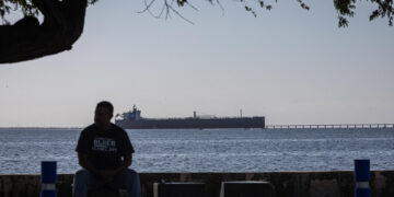 Trump impone aranceles del 25 % a los países que compren petróleo o gas de Venezuela