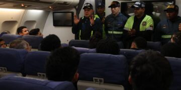 Diosdado Cabello: 16 de los deportados por EE.UU. son buscados por la Justicia