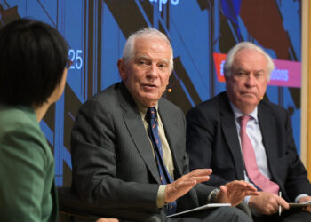 La UE y China «no pueden permitirse» seguir enemistados en la era Trump, dice Borrell