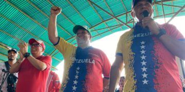 Gobernador Gerardo Márquez arranca campaña «Gente que Resuelve» con una marcha en Tres Esquinas