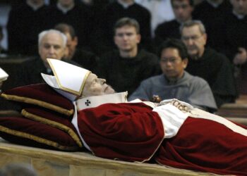 El Vaticano conmemora a Juan Pablo II veinte años después de su muerte