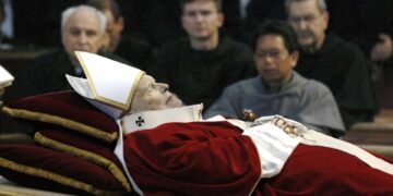 El Vaticano conmemora a Juan Pablo II veinte años después de su muerte