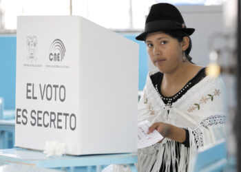 Ecuador vota en medio de una violencia criminal sin precedentes: un homicidio por hora