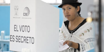 Ecuador vota en medio de una violencia criminal sin precedentes: un homicidio por hora