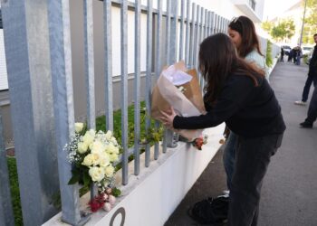 El autor del apuñalamiento escolar de Francia mató a su única amiga en el liceo