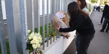 El autor del apuñalamiento escolar de Francia mató a su única amiga en el liceo