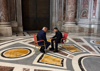 Trump y Zelenski se reúnen en Roma antes del funeral del papa Francisco