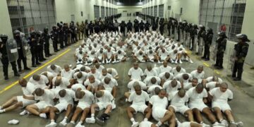 ONG acompaña legalmente los casos de 139 migrantes venezolanos detenidos en El Salvador