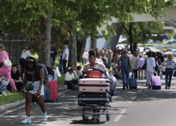 Portugal se suma en el caos por el apagón y espera volver a tener electricidad el martes