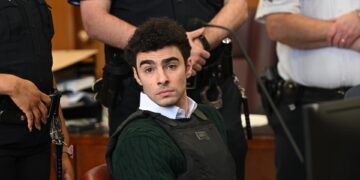 Fiscal general de EEUU ordena a los fiscales solicitar pena de muerte para Luigi Mangione