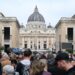 Unas 150.000 personas despiden al papa en la basílica de San Pedro antes del funeral