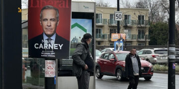 Canadá empieza a votar en unas elecciones generales marcadas por Trump y sus amenazas