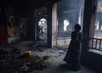 Al menos 10 muertos en un nuevo ataque israelí contra un refugio para desplazados en Gaza