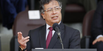 Petro denuncia que 27 policías y militares colombianos han sido asesinados en dos semanas