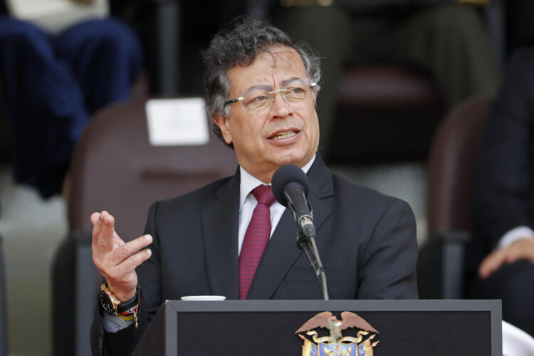 Fotografía de archivo del presidente de Colombia, Gustavo Petro, durante un acto público, en Bogotá (Colombia). EFE/Mauricio Dueñas