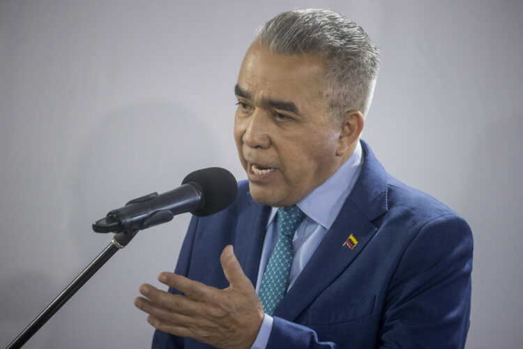 Fotografía de archivo del opositor venezolano Luis Eduardo Martínez, en Caracas (Venezuela). EFE/Miguel Gutiérrez