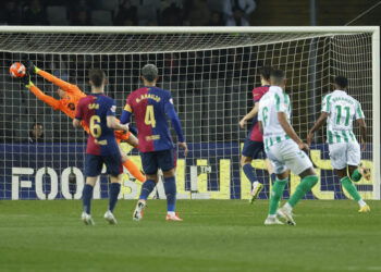Szczesny, con 20 partidos sin perder, ya está entre los 5 mejores debutantes con el Barça
