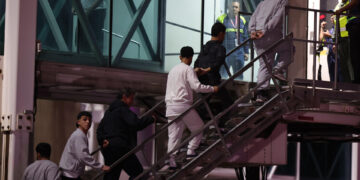 El Tribunal Supremo permite al Gobierno de Trump deportar a venezolanos de manera sumaria