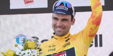 El alemán Schachmann da la sorpresa en la crono y es el primer líder de la Itzulia