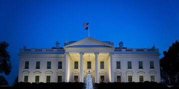 Trump eleva los aranceles a China al 125 % «con efecto inmediato»