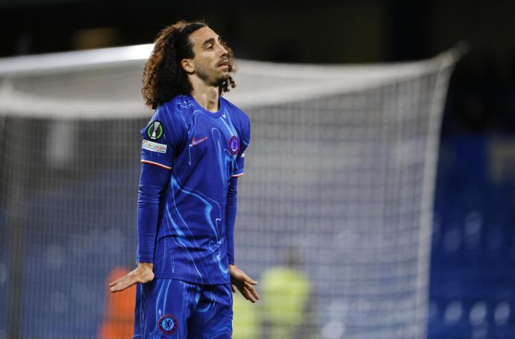 El futbolista del Chelsea Marc Cucurella celebra su gol contra el Legia de Varsovia en los cuartos de final de la Liga Conferencia. EFE/EPA/TOLGA AKMEN