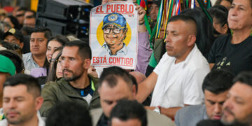 Colombia empieza a destruir el armamento de una disidencia del ELN