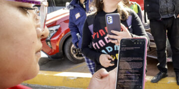 EE.UU. revoca permisos para casi un millón que usaron CBP One y les pide «autodeportarse»