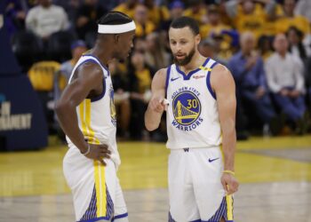 121-116. Curry y ‘Playoff Jimmy’ iluminan a unos Warriors que se medirán a los Rockets