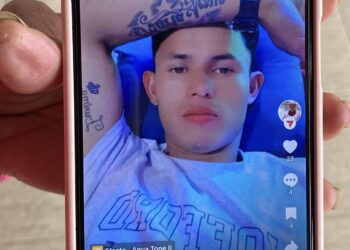 Madre de tachirense detenido en El Salvador: “lo reconocí por el nombre mío en su mano”