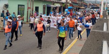 Motatán “se vistió de Azul” dando ejemplo de concientización sobre el Autismo