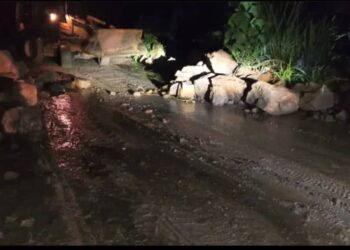 Restablecen paso en tramo vial afectado por lluvias en carretera Trasandina