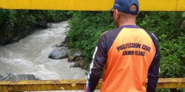 Protección Civil Campo Elías monitorea caudal del Chorrerón y despeja vía con salida a Portuguesa