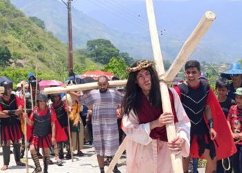 San Genaro y su Viacrucis Viviente |  Por: Luis Huz Ojeda