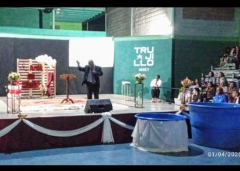 Conferencias Evangelísticas prosiguen en el Gimnasio de Pesas en Carvajal