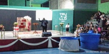 Conferencias Evangelísticas prosiguen en el Gimnasio de Pesas en Carvajal
