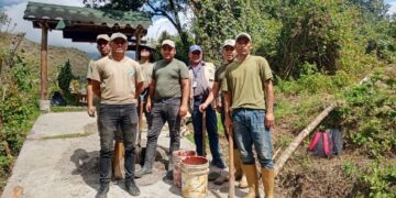 Guardaparques del Ramal de Calderas están construyendo puente en zona turística