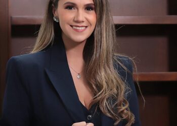 Boconesa Ivette Leonardi es elegida como presidenta del Fórum de Periodistas en Panamá