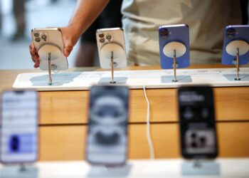 Trump exime a ‘smartphones’ y monitores de ordenador de sus «aranceles recíprocos»
