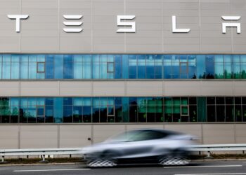 Las ventas de Tesla cayeron un 13 % en los tres primeros meses del año