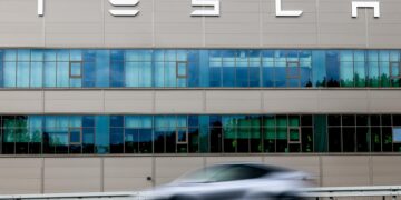 Las ventas de Tesla cayeron un 13 % en los tres primeros meses del año