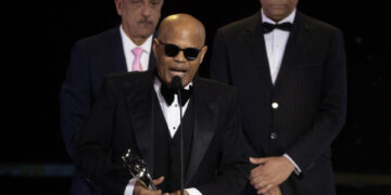 Confirman la muerte del merenguero Rubby Pérez en la tragedia de Santo Domingo