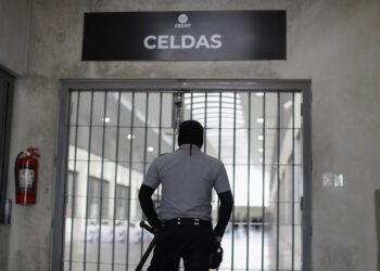 Jueza ordena el regreso a EE.UU. del salvadoreño enviado por error a megacárcel de Bukele