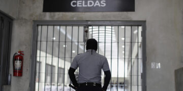 Jueza ordena el regreso a EE.UU. del salvadoreño enviado por error a megacárcel de Bukele