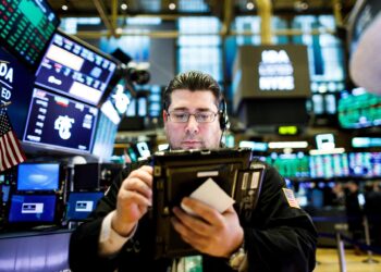 Wall Street abre mixto y el Dow Jones sube un 0,57 %, pendiente de resultados económicos