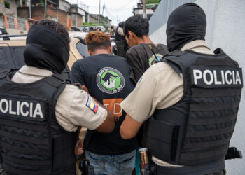 Asesinan a tres adolescentes en su vivienda en una de las zonas más violentas de Ecuador